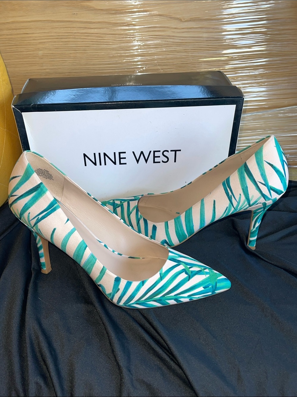 Nine West Teal Palm-Print Pointed Heels Toe Pumps on Cream